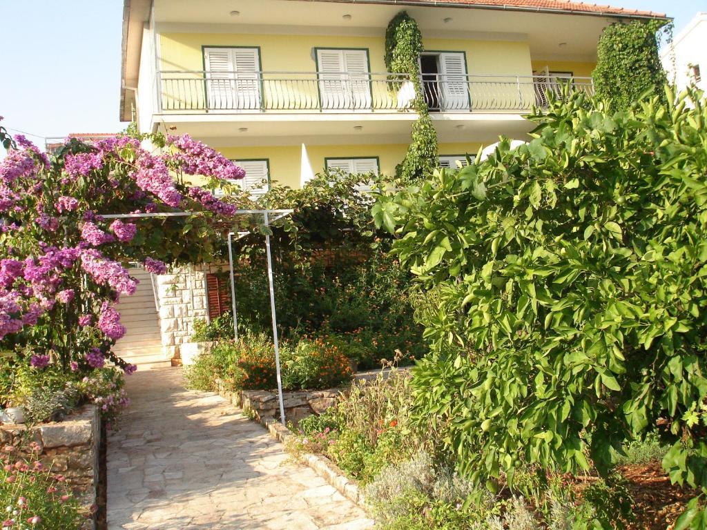 Lucija Apartment